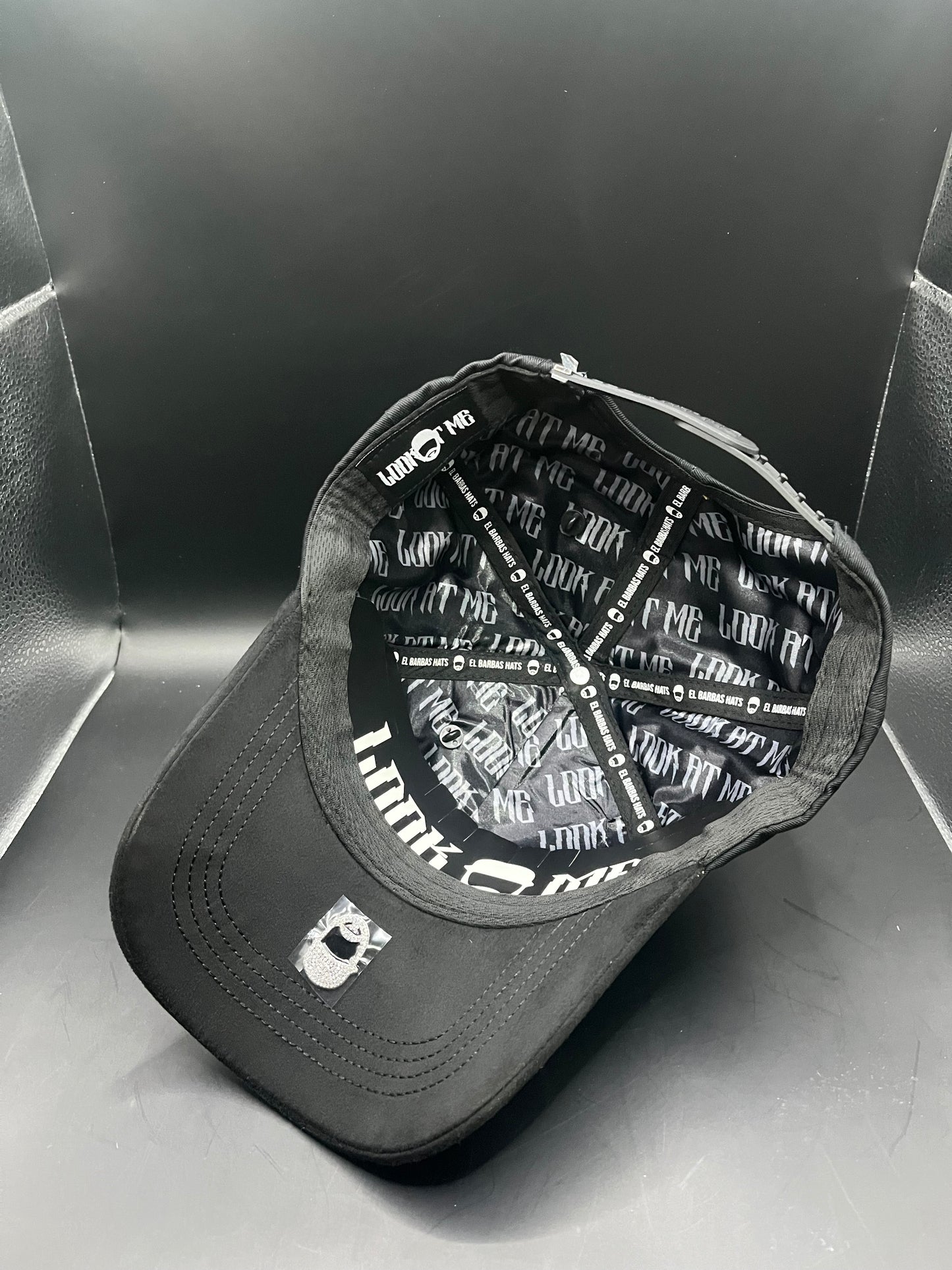 Barbas Hats - Crimes