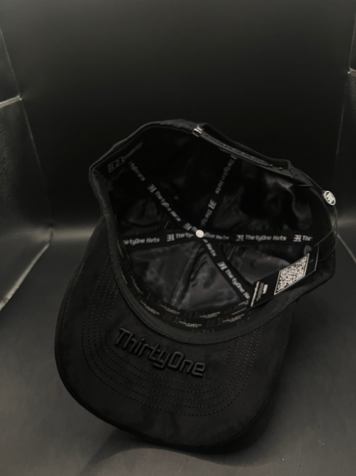 Thirthy one Hats - cristal black