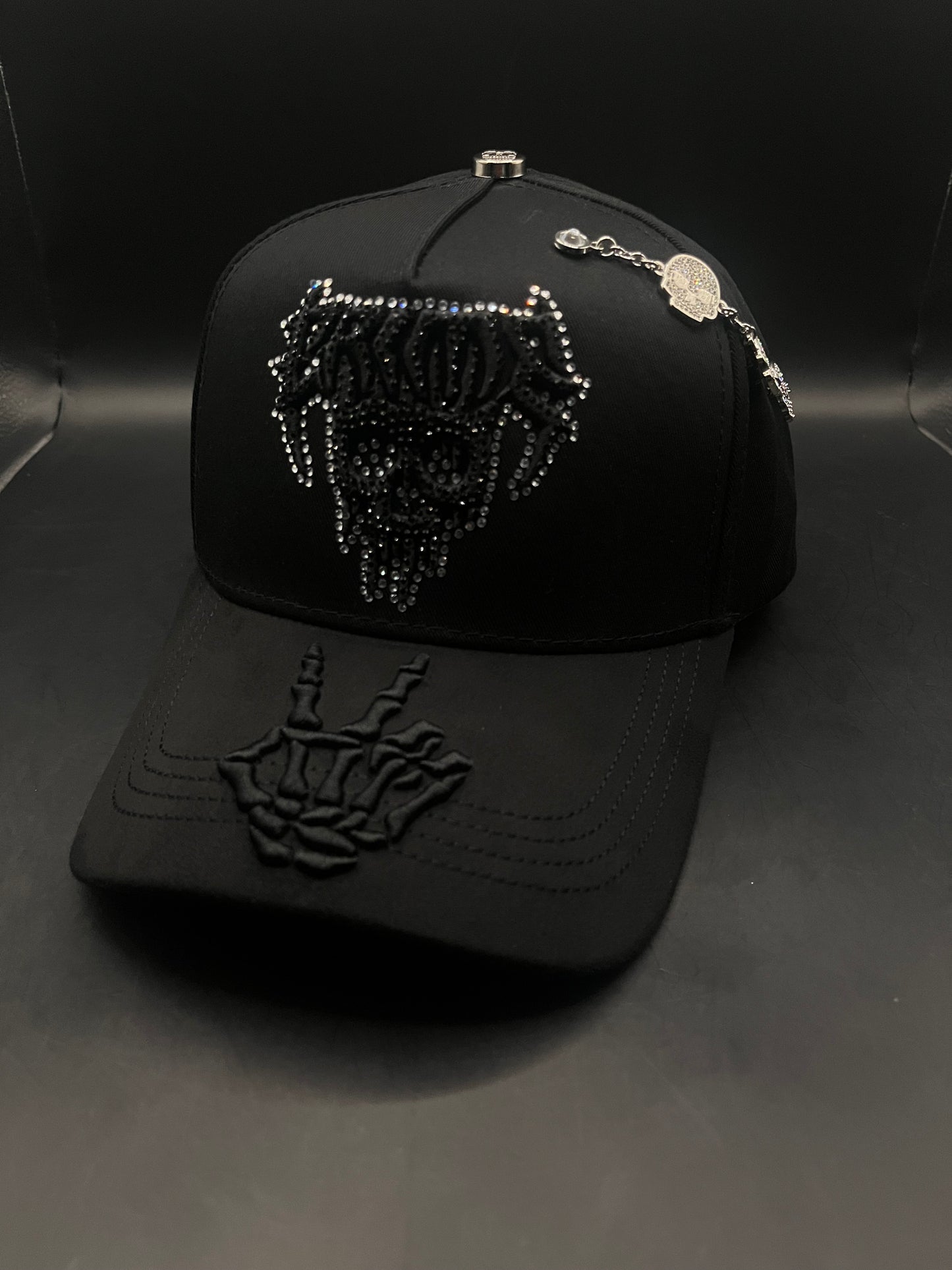 Barbas Hats - Crimes