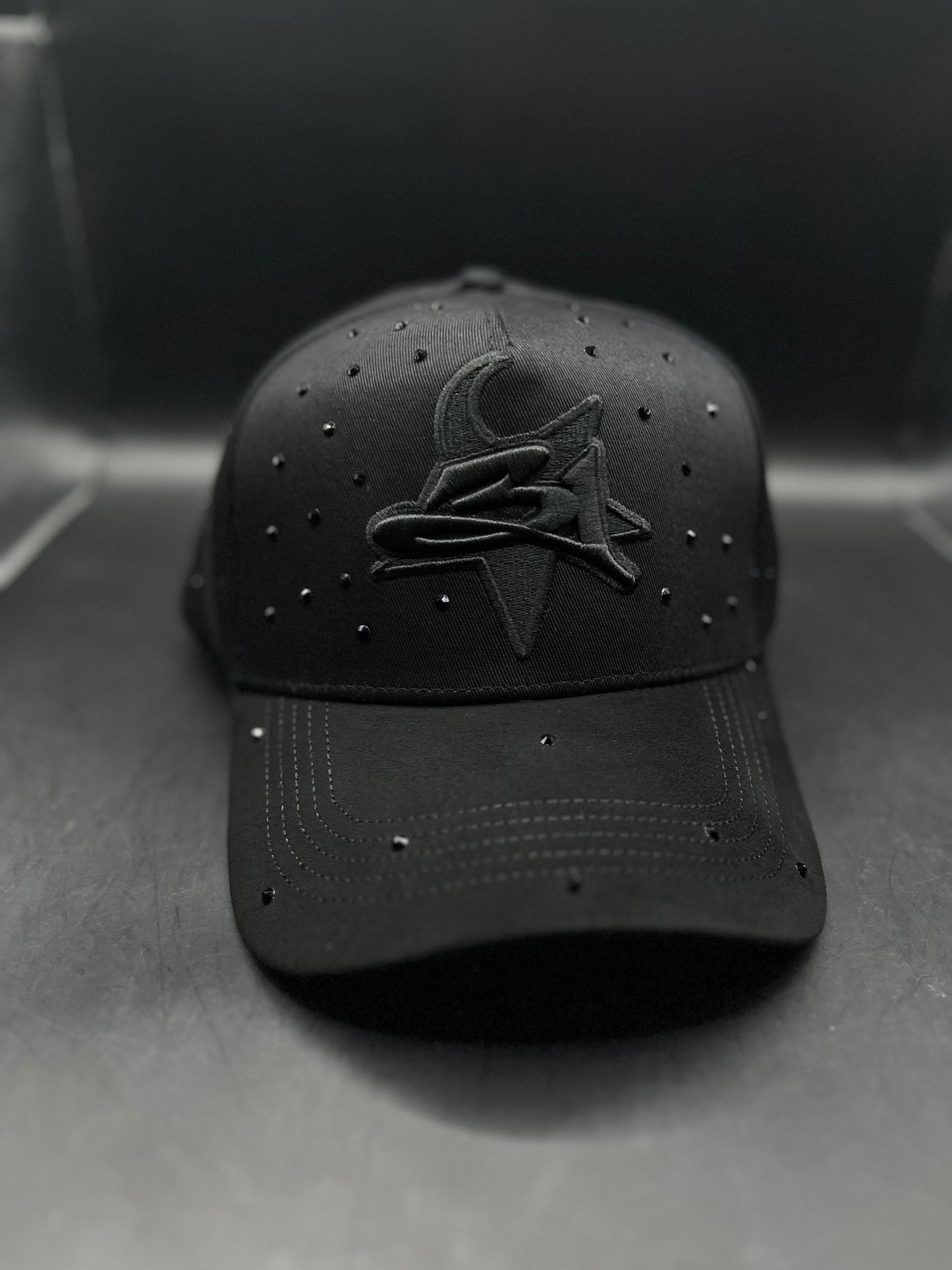 Thirthy One Hats Black Out Full Set