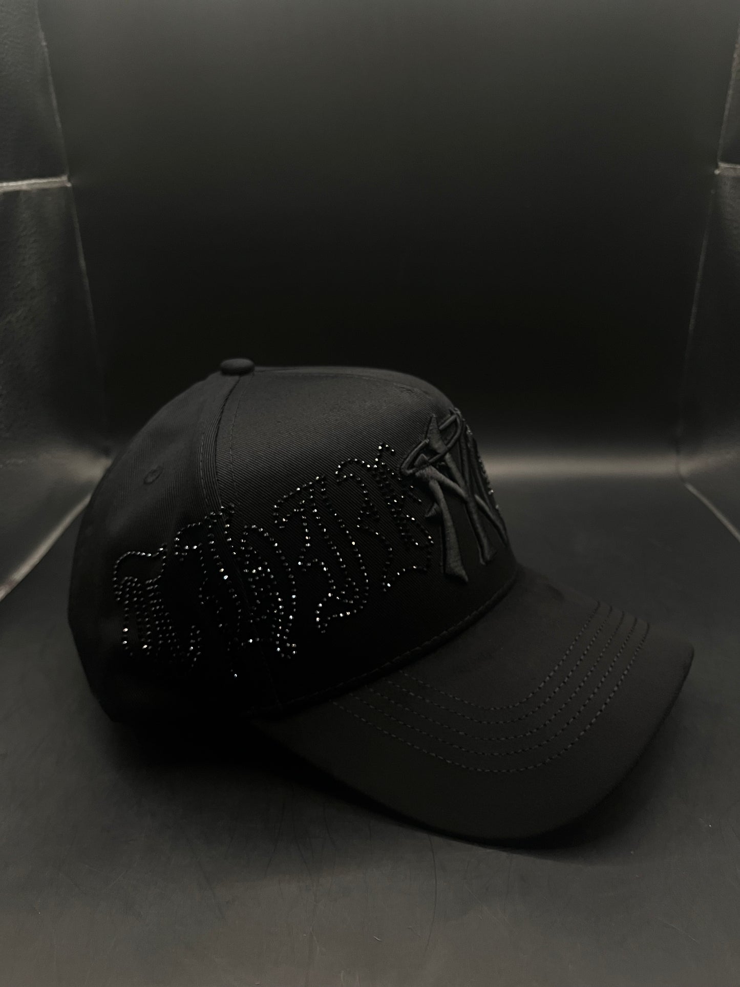 Thirthy one Hats - cristal black