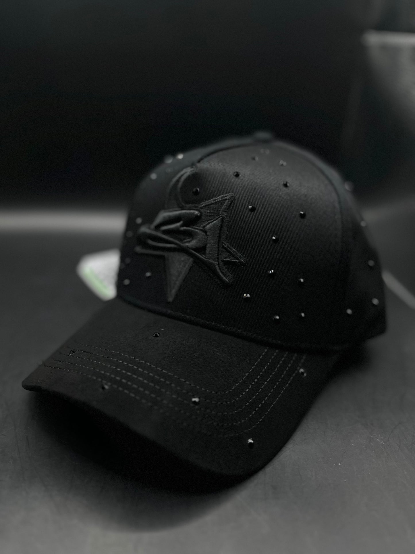 Thirthy One Hats Black Out Full Set